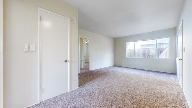 Building Photo - 735 Worcester Ave Rental