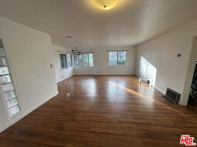 Photo - 4001 Chevy Chase Dr