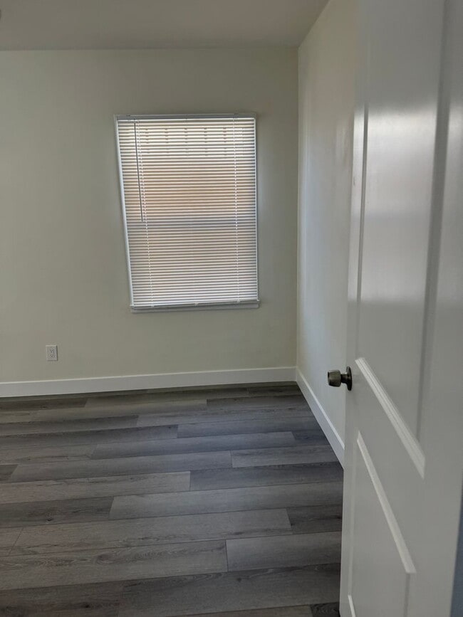 Photo - FOR RENT — COMPLETELY REMODELED Apartment Unit 3527