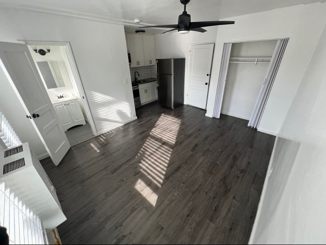 Floor Plan - Medium Studio