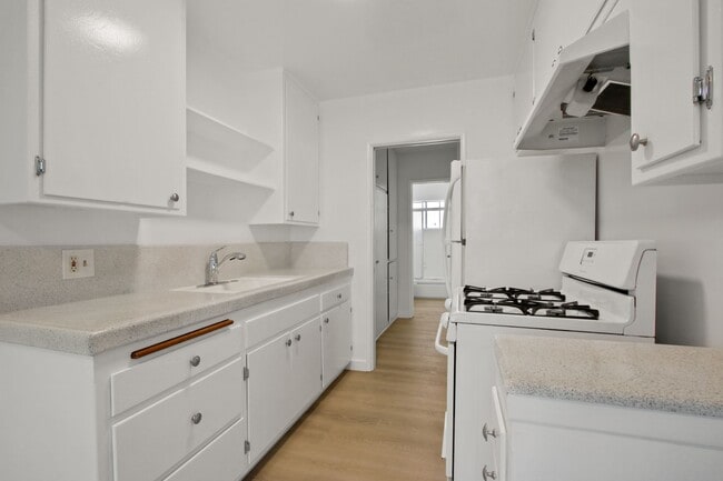 Building Photo - 1437 Brockton Ave