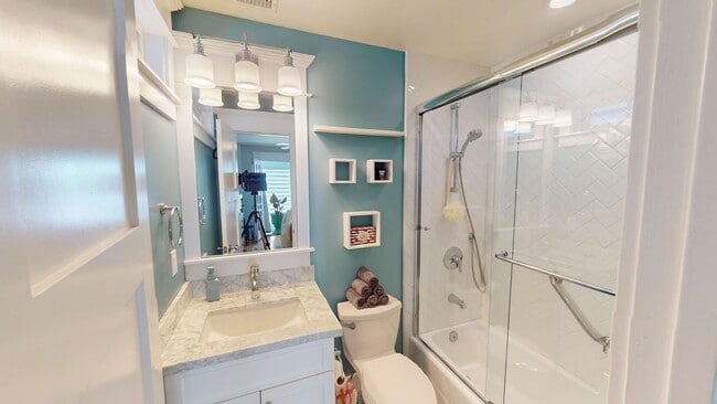 Photo - Spacious 4 Bed and 3 Bath Home in Coronado...