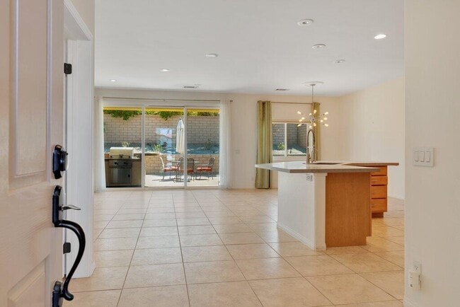 Photo - 148 St Thomas Pl