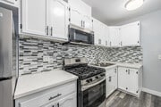 3BR, 2BA - 900SF - Kitchen - 1032-1036 S Normandie Ave
