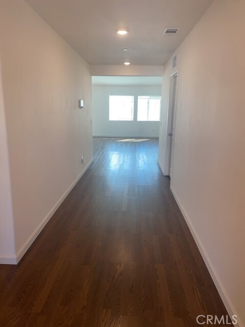 Photo - 365 White Gate Pl