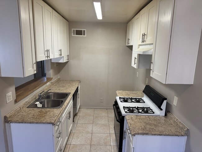 Photo - 15516 Nordhoff St Unit 209