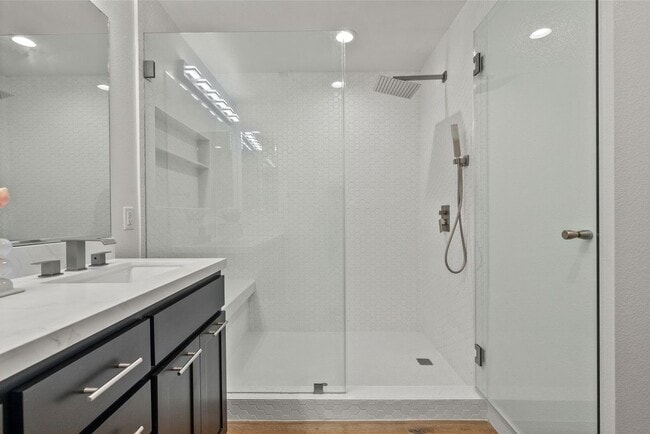 Photo - 21301 Erwin St Unit 206
