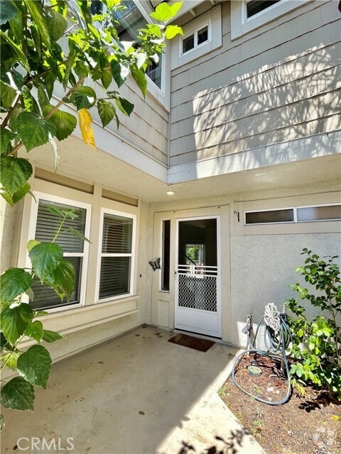 Building Photo - 32 Wetstone Unit 47 Rental