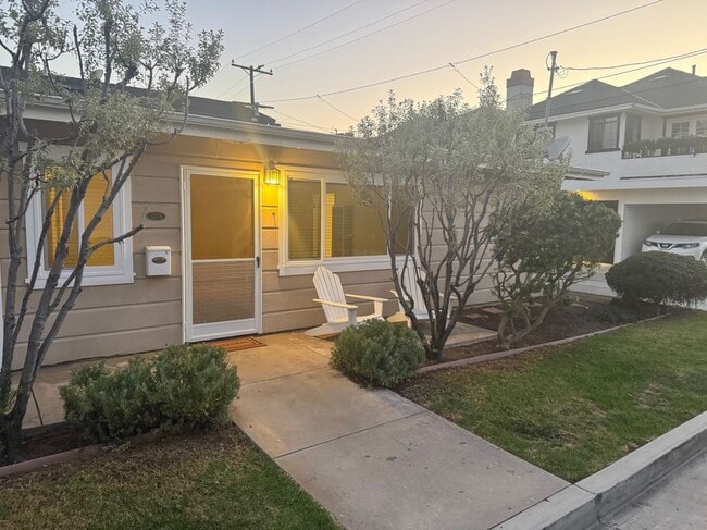 Photo - 621 Larkspur Ave House