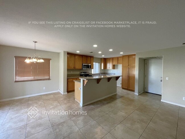 Photo - 1529 Granville Way