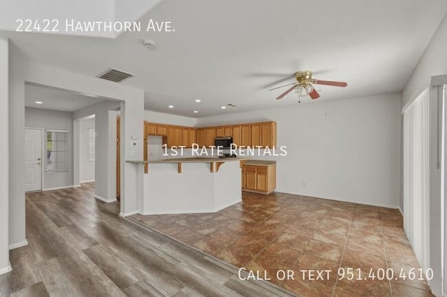 Photo - 22422 Hawthorn Ave