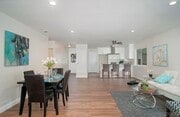 Photo - 5835 Division St