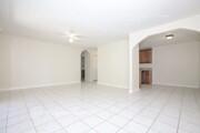 Photo - 452 Bard St