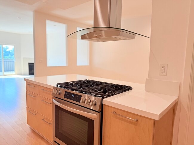 Photo - 1878 N Alvarado St