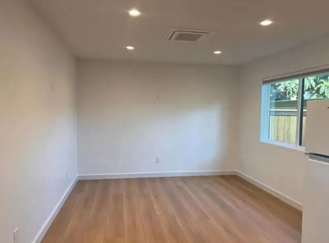 Photo - "Charming 1-Bedroom Retreat in Santa Barbara – Cozy 600 Sq Ft Gem!"