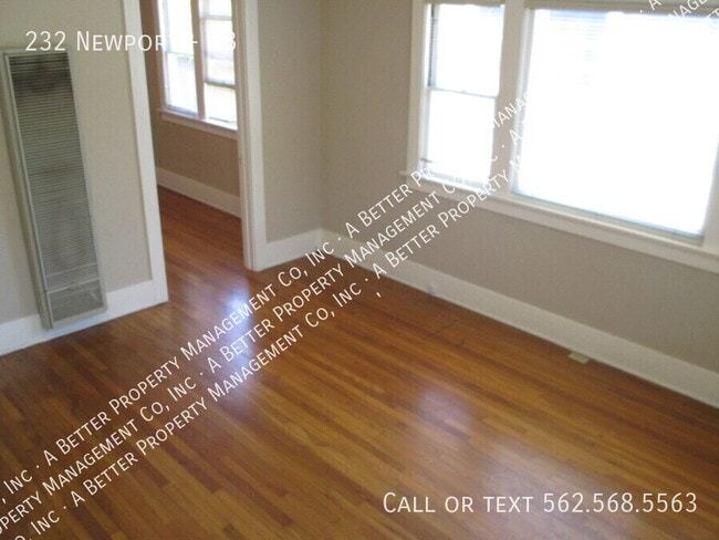 Photo - 232 Newport-#B Unit #B