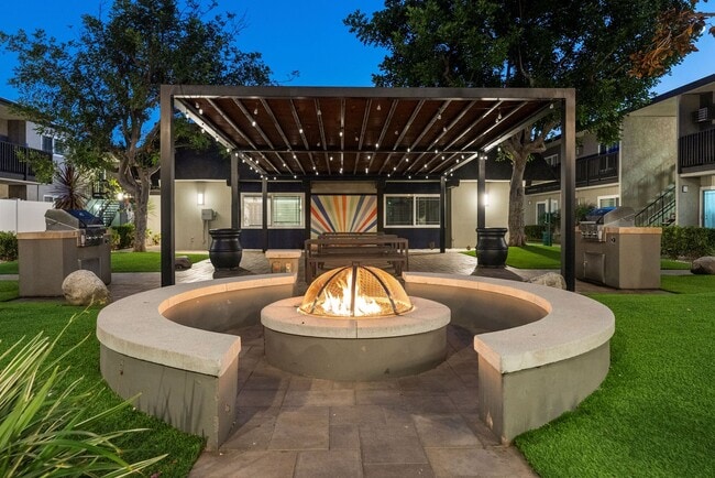 Photo - Summer Crest Apartments