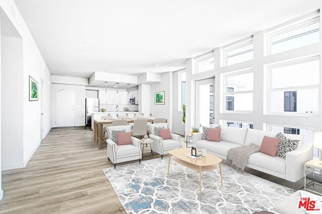 Photo - 2847 Leeward Ave Unit 305