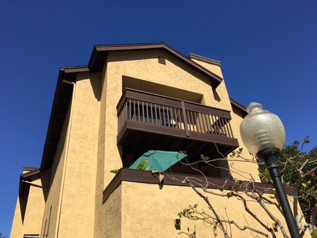 Building Photo - Leucadia, FULLY furnished 2 BR 2, 2 1/2 BA... Rental