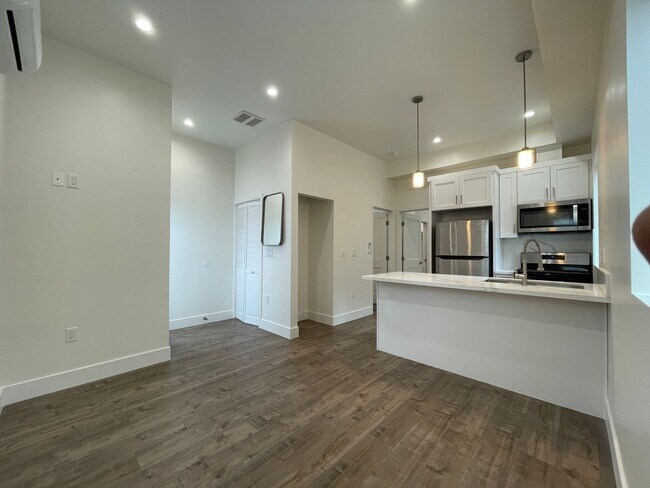 Photo - Beautiful Newly Renovated  1 bd 1ba Near M...