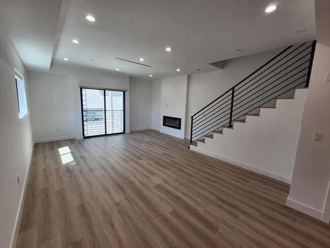 Photo - 6061 Fulton Ave