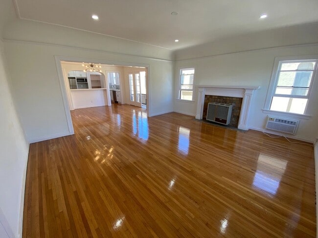 Photo - 241 S New Hampshire Ave Unit 4