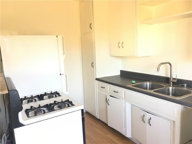 Photo - 680 W 18th St