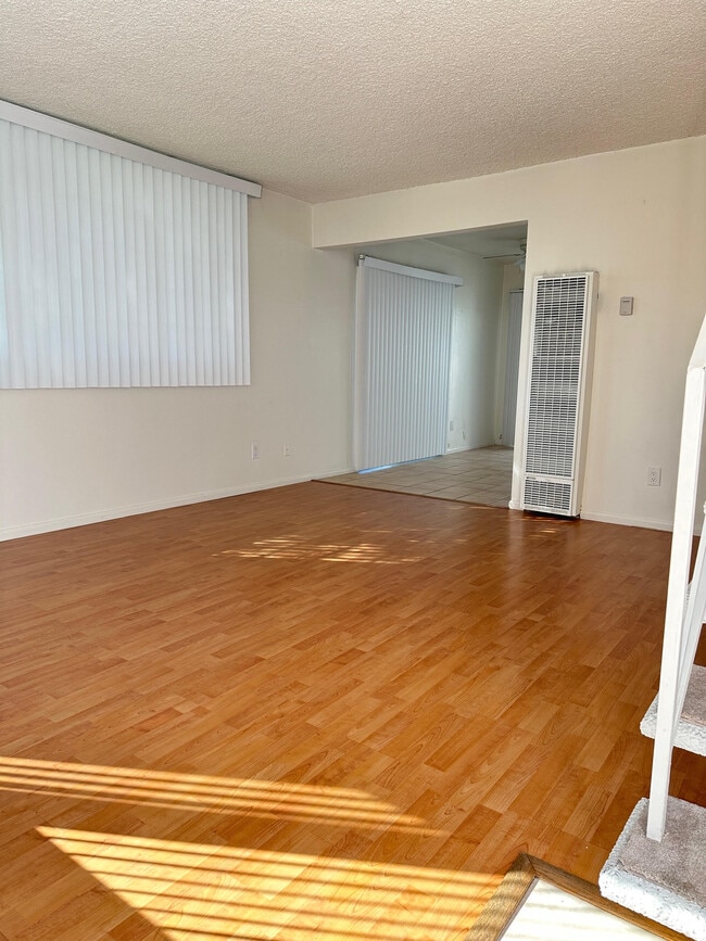 Photo - 1909 Bataan Rd Unit A