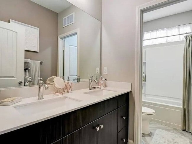 Photo - 445 Adobe Estates Dr