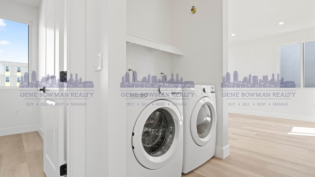 Photo - 6742 Waterman Ct