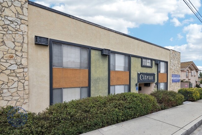 Photo - 850 N Citrus St.