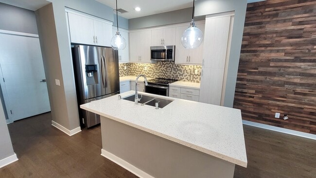 Photo - Abailable! Modern Tri-Level Smart Townhome...