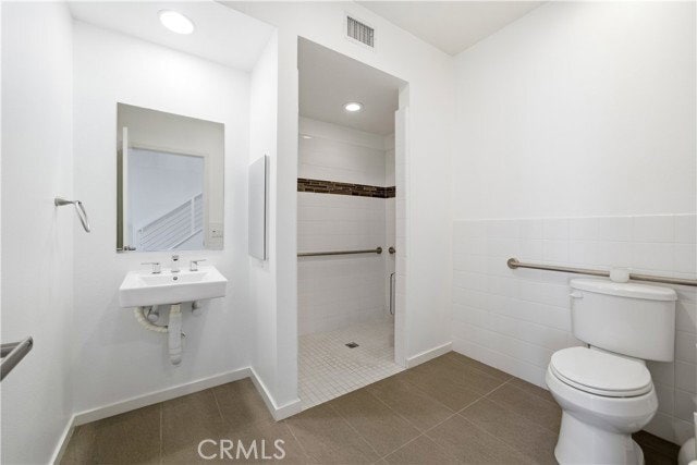Photo - 629 W 17th St