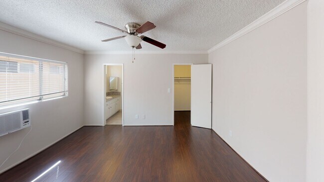 Photo - Hayworth Apartments