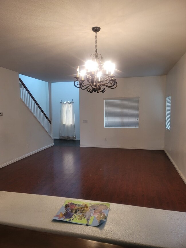 Photo - 28383 Adrienne St