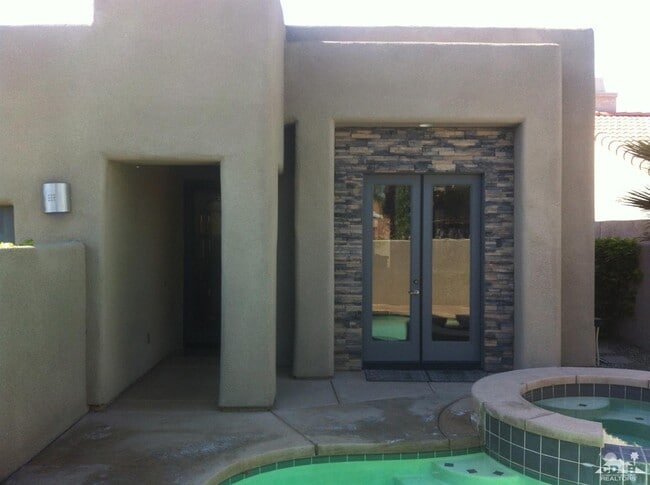 Photo - 78625 Bottlebrush Dr