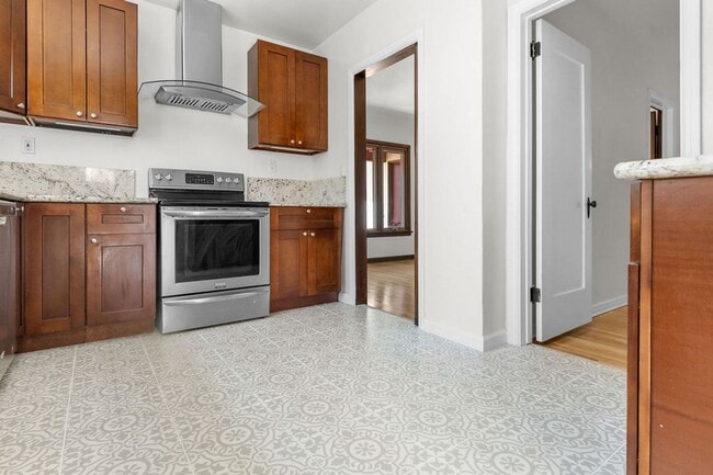 Photo - Wood Street Charmer - 3 Bed / 2 bath (Front House)