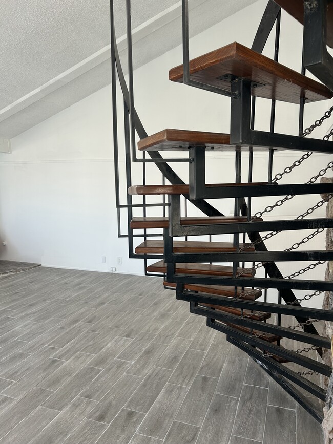 Photo - 244 Melrose Dr