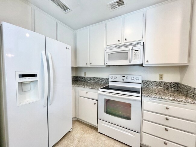 Photo - Beautiful 3Bd/2Ba In a Great Location!