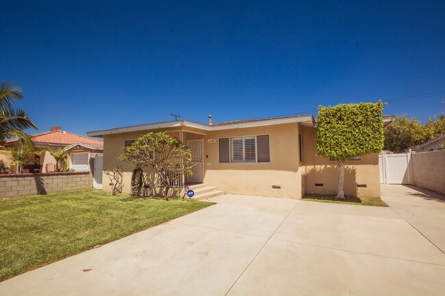 Building Photo - 11433 Littchen St
