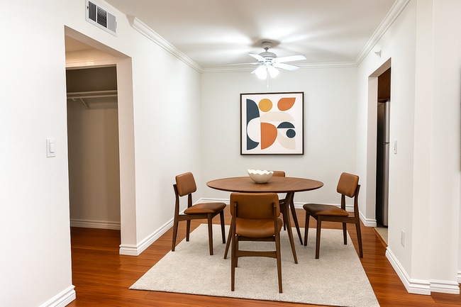 Photo - 557 W Stocker St Unit 107