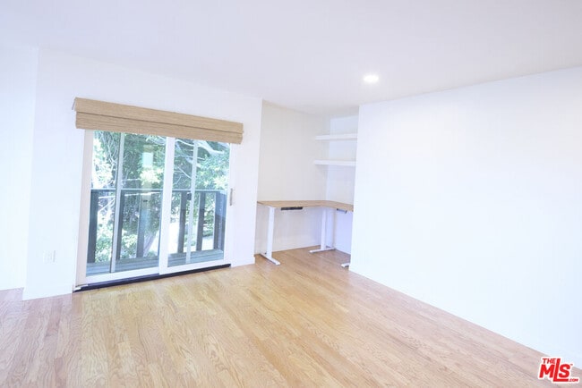 Photo - 302 Ashland Ave Unit 201