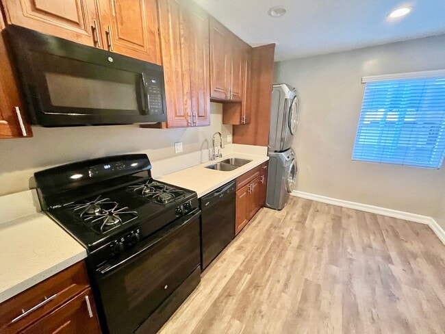 Photo - 4241 Euclid Ave Unit 4241