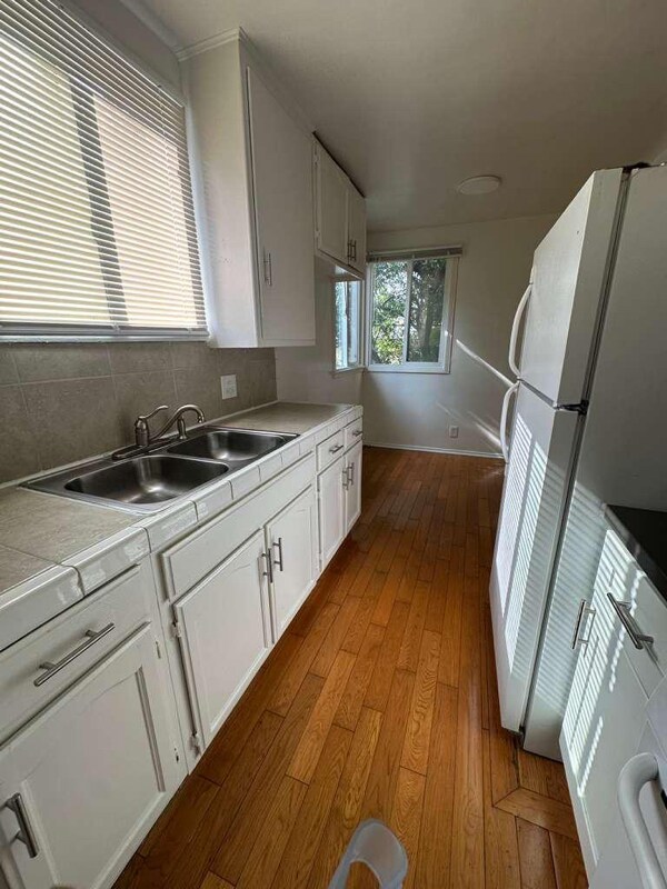 Photo - 1737 N Sycamore Ave Unit 211