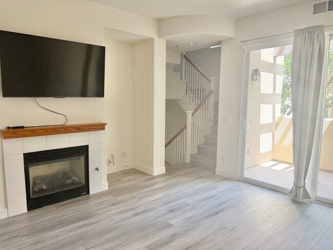 Photo - 2715 Escala Cir