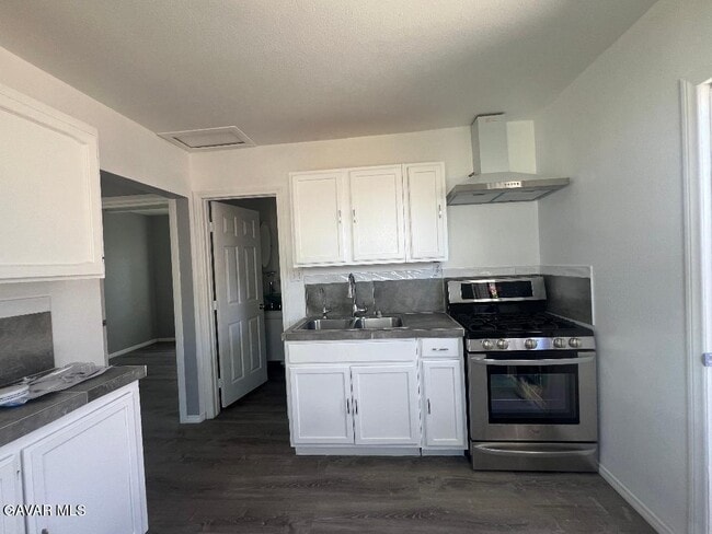 Photo - 43119 7th St E