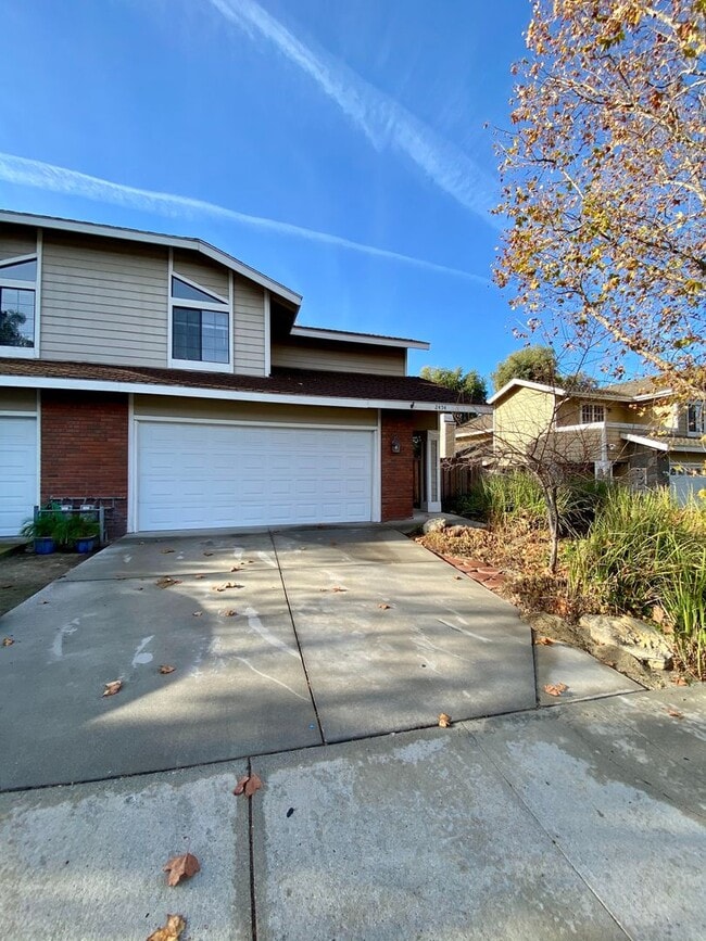 Three Bedroom, 2.5 Bath - Thousand Oaks - Three Bedroom, 2.5 Bath - Thousand Oaks House