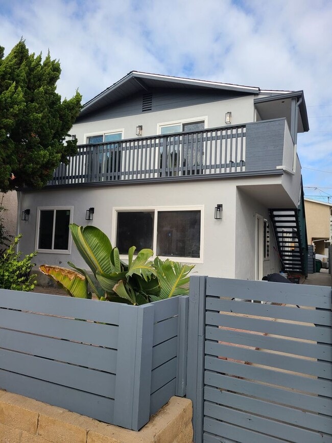Building Photo - Newly remodeled and fully "furnished" 1 be...
