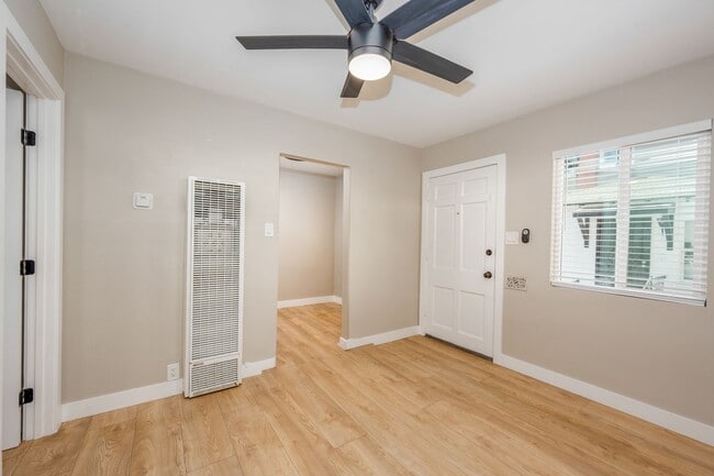 Building Photo - 203 W 3rd Ave Unit 209