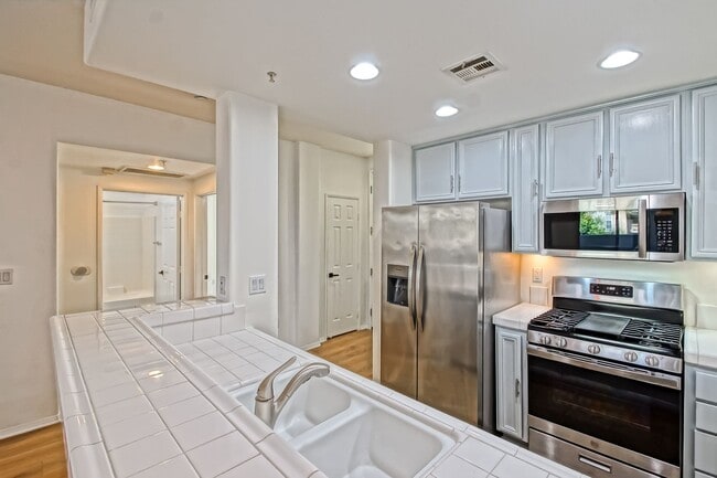 Photo - Bright & Airy, Recently Updated 3rd Floor Apartment in the Catalina Building Across from Central ...